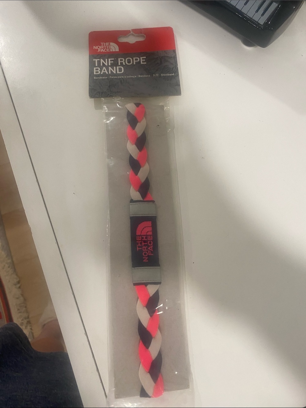 New Women’s The North Face TNF Rope Band.